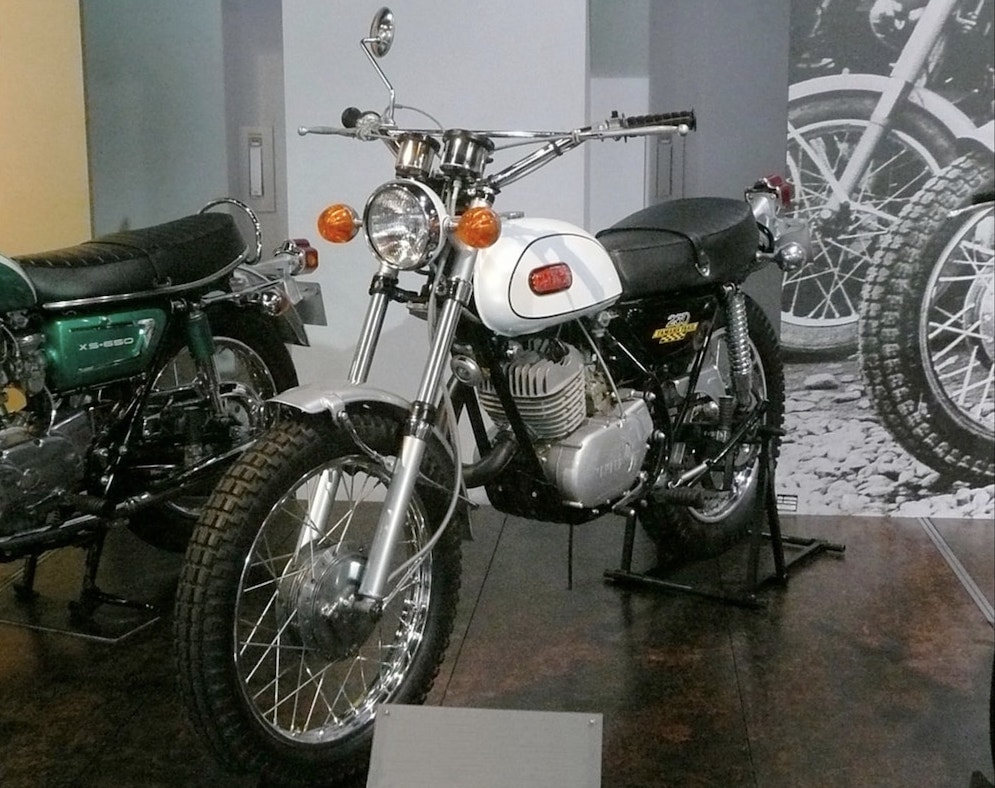 yamaha-dt-1-styling