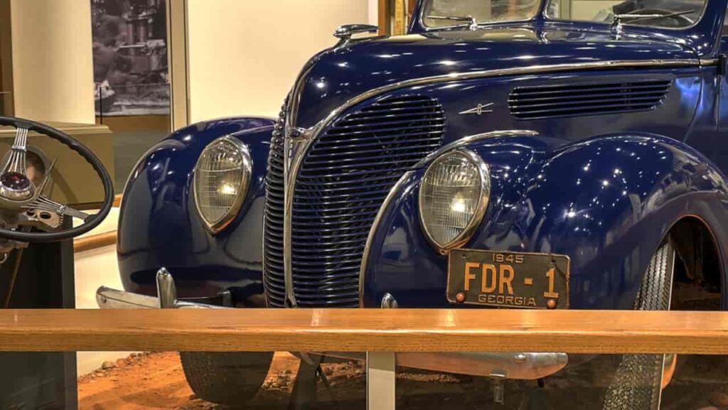 ford-headlights-min