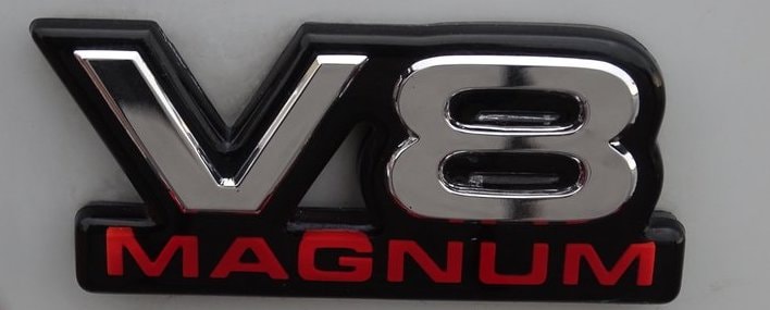 v8-magnum-badge