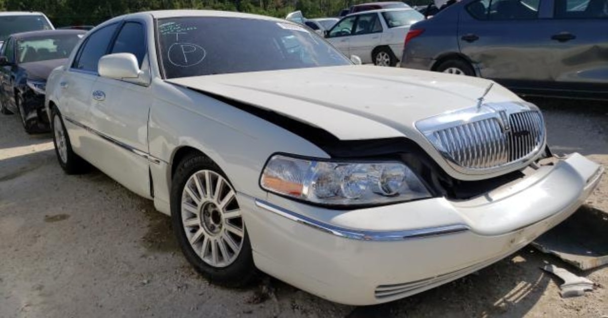 2003 Lincoln Town Car Signature